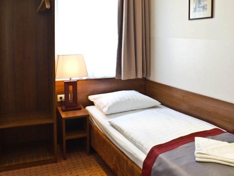 Ivbergs Hotel Messe Nord Берлин Екстериор снимка