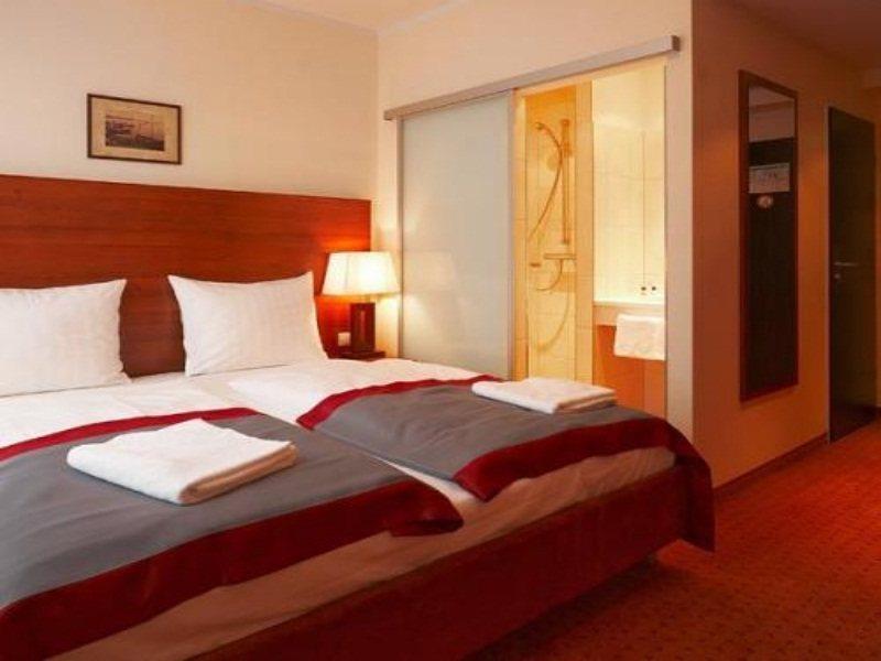 Ivbergs Hotel Messe Nord Берлин Екстериор снимка