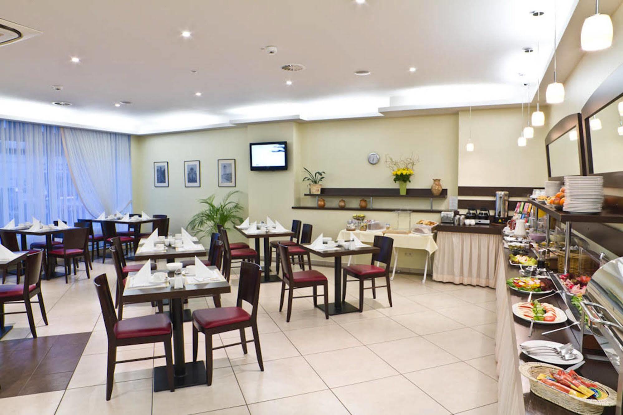Ivbergs Hotel Messe Nord Берлин Екстериор снимка