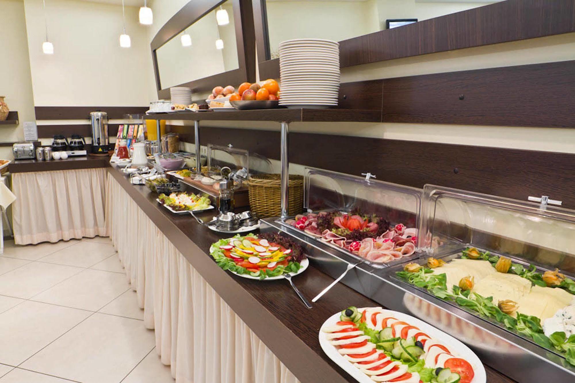 Ivbergs Hotel Messe Nord Берлин Екстериор снимка