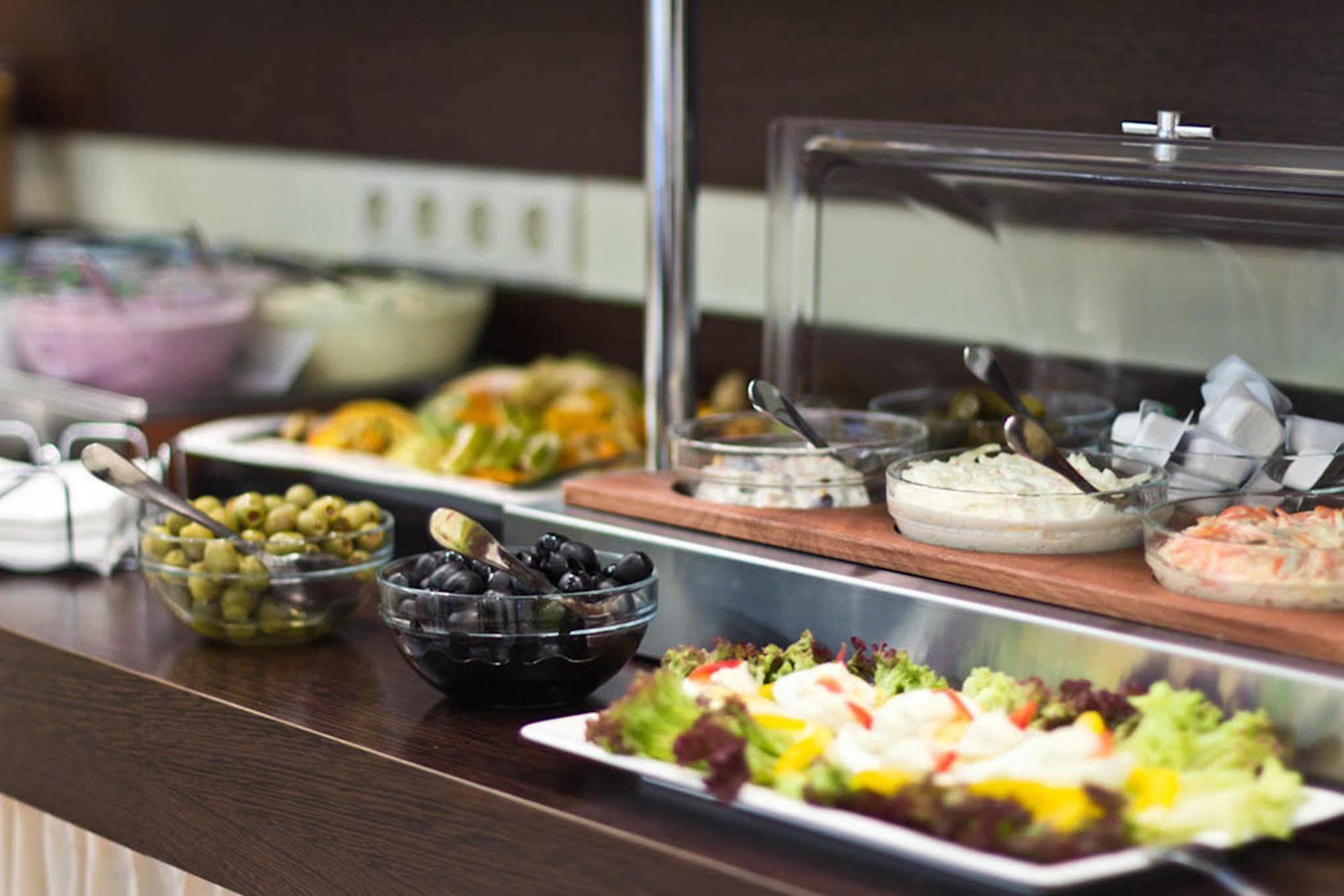 Ivbergs Hotel Messe Nord Берлин Екстериор снимка