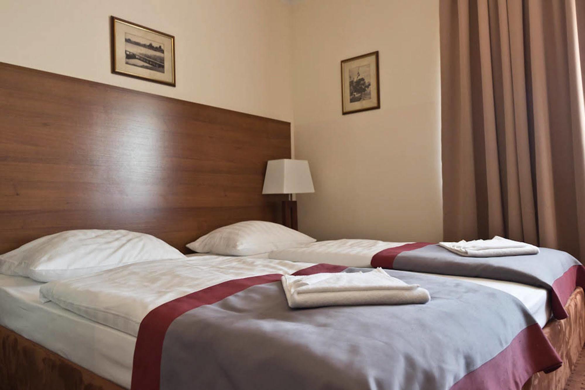 Ivbergs Hotel Messe Nord Берлин Екстериор снимка